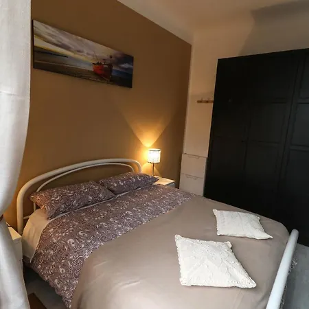 La Darsena. Apartment Savona